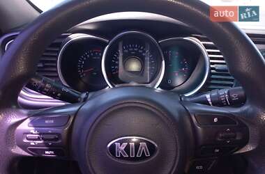 Седан Kia K5 2015 в 
