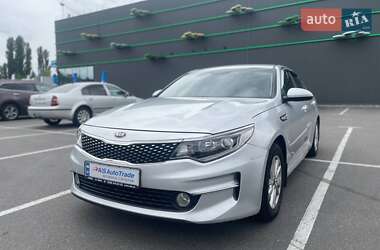 Седан Kia K5 2017 в 