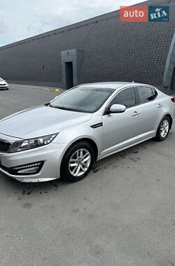 Седан Kia K5 2010 в 