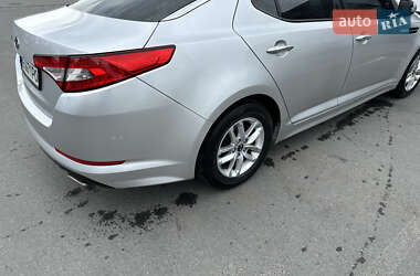 Седан Kia K5 2010 в 