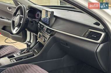 Седан Kia K5 2018 в 