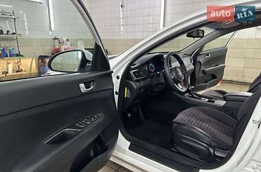 Седан Kia K5 2018 в 