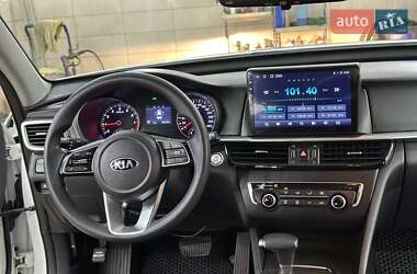Седан Kia K5 2018 в 