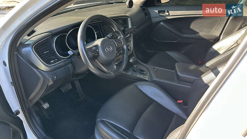 Седан Kia K5 2013 в Кременчуге