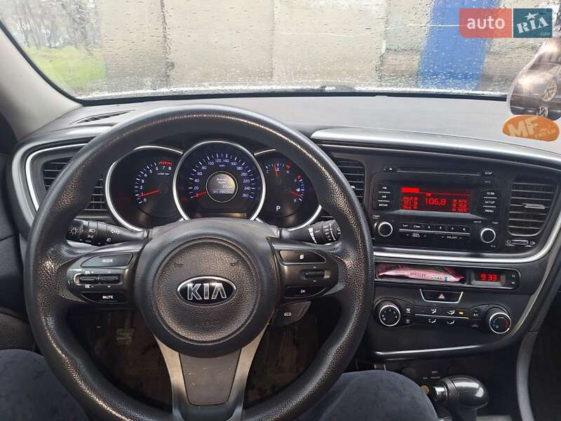 Седан Kia K5 2015 в Дніпрі