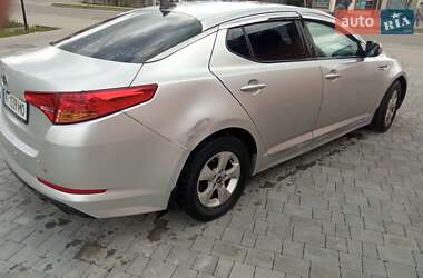 Седан Kia K5 2012 в 