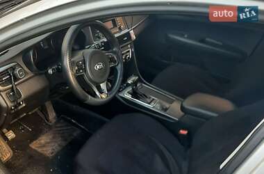 Седан Kia K5 2016 в 