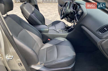Седан Kia K5 2013 в 