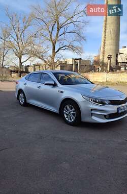 Седан Kia K5 2017 в 