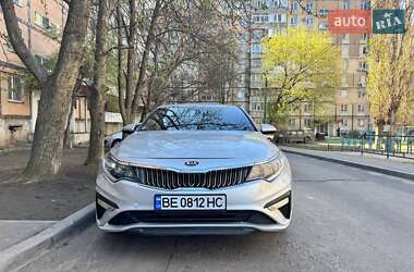 Седан Kia K5 2015 в Николаеве