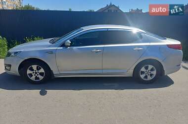 Седан Kia K5 2012 в Винниках
