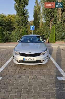 Седан Kia K5 2016 в 