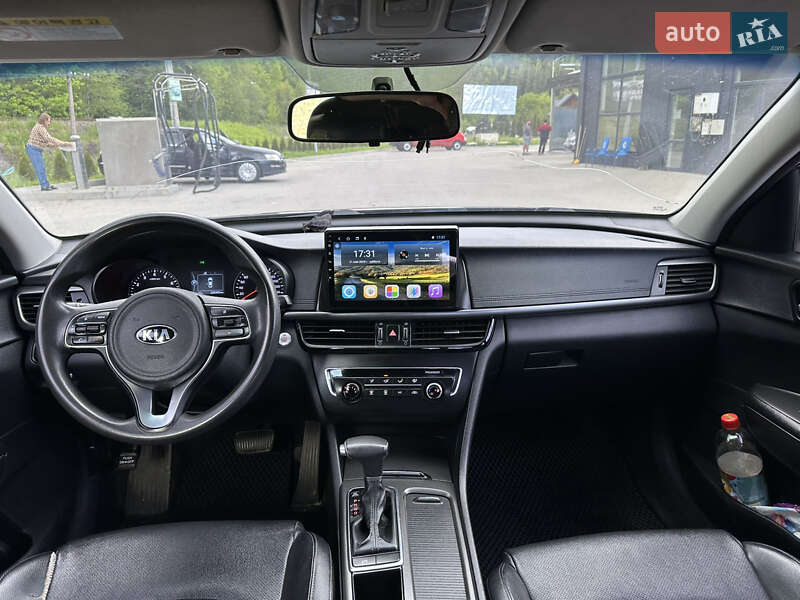 Седан Kia K5 2016 в Яремчі