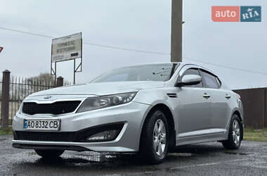 Седан Kia K5 2012 в 
