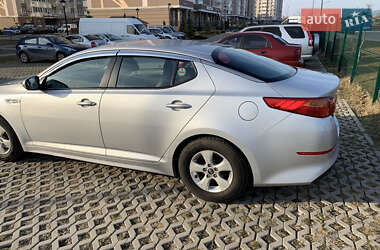 Седан Kia K5 2015 в 