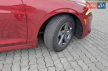 Седан Kia K5 2021 в 