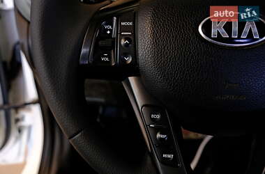 Седан Kia K5 2013 в 