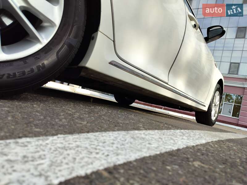 Седан Kia K5 2016 в Одессе