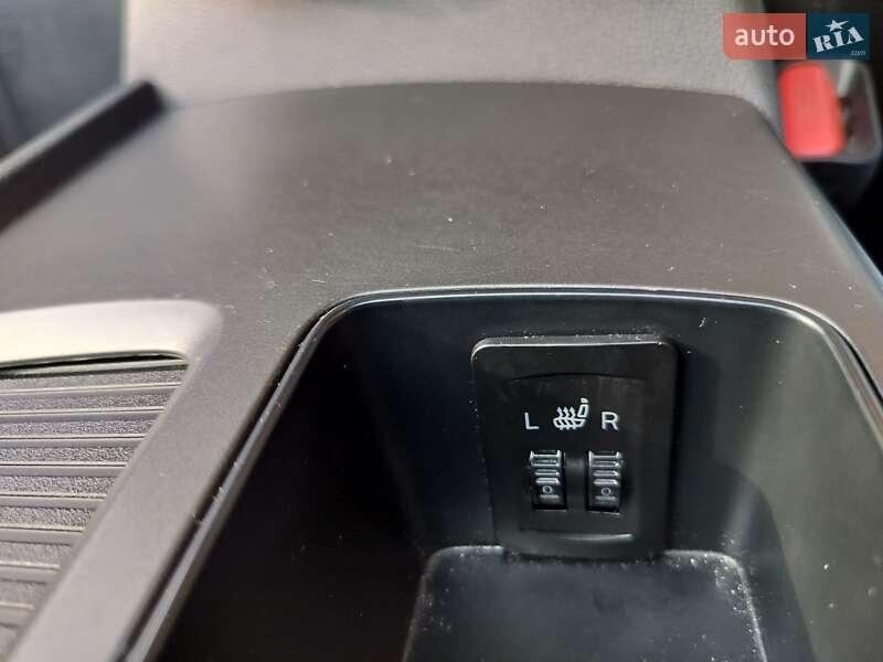 Седан Kia K5 2016 в Одессе
