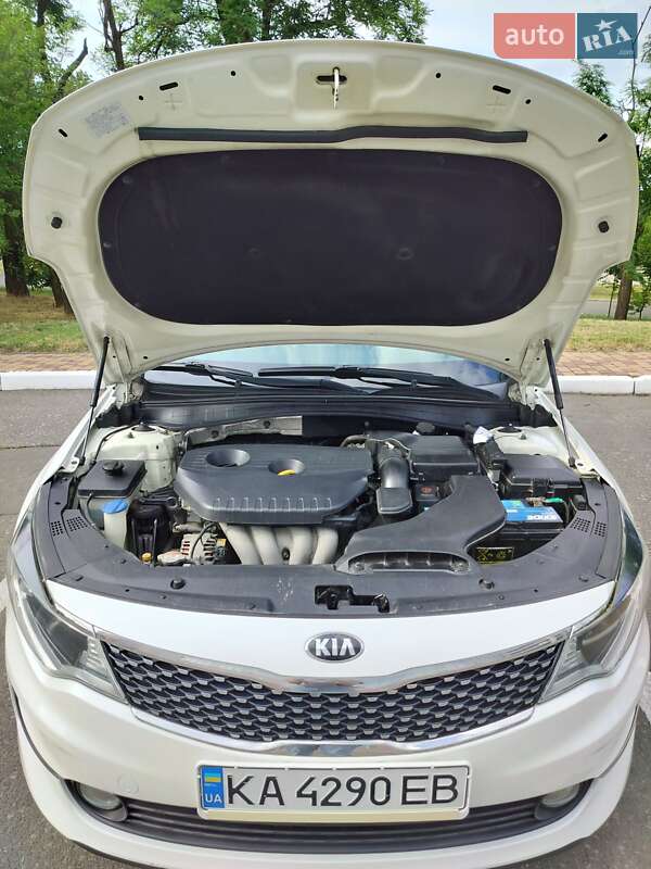 Седан Kia K5 2016 в Одессе
