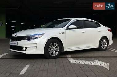 Седан Kia K5 2016 в 