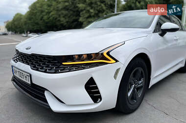 Седан Kia K5 2021 в 