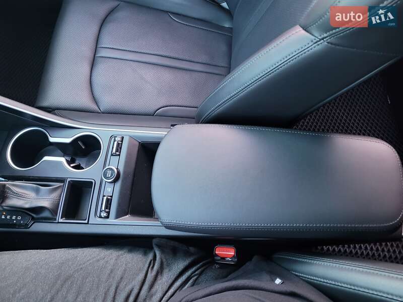 Седан Kia K5 2020 в Киеве