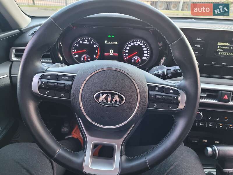 Седан Kia K5 2020 в Киеве