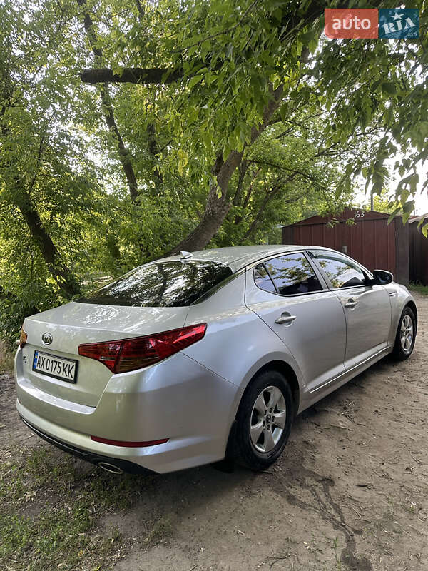 Седан Kia K5 2011 в Харькове