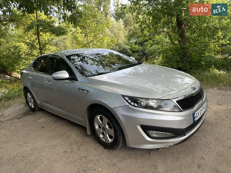 Седан Kia K5 2011 в Харькове