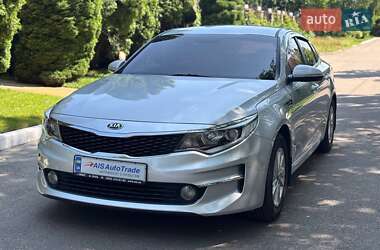 Седан Kia K5 2017 в Киеве