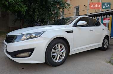 Седан Kia K5 2011 в 