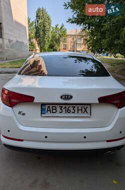 Седан Kia K5 2011 в 