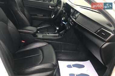 Седан Kia K5 2017 в 