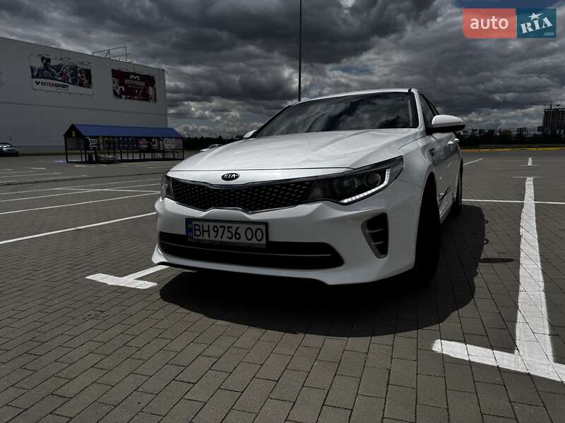 Седан Kia K5 2015 в Одесі