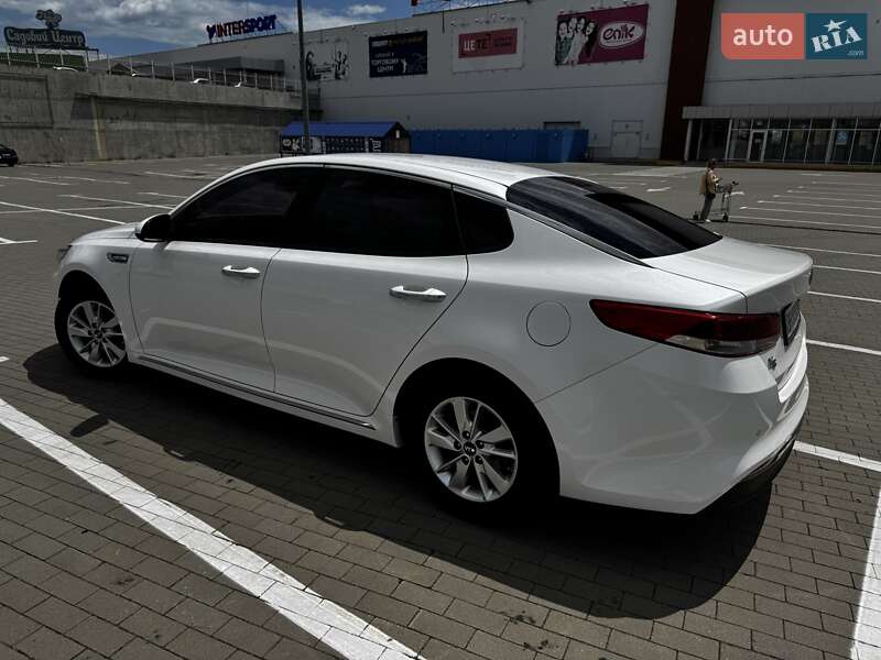 Седан Kia K5 2015 в Одесі