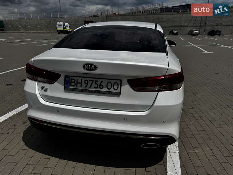 Седан Kia K5 2015 в Одесі