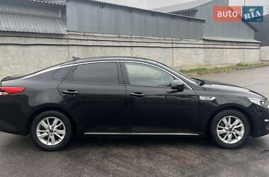 Седан Kia K5 2016 в 