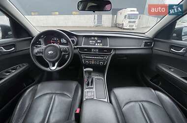 Седан Kia K5 2016 в 