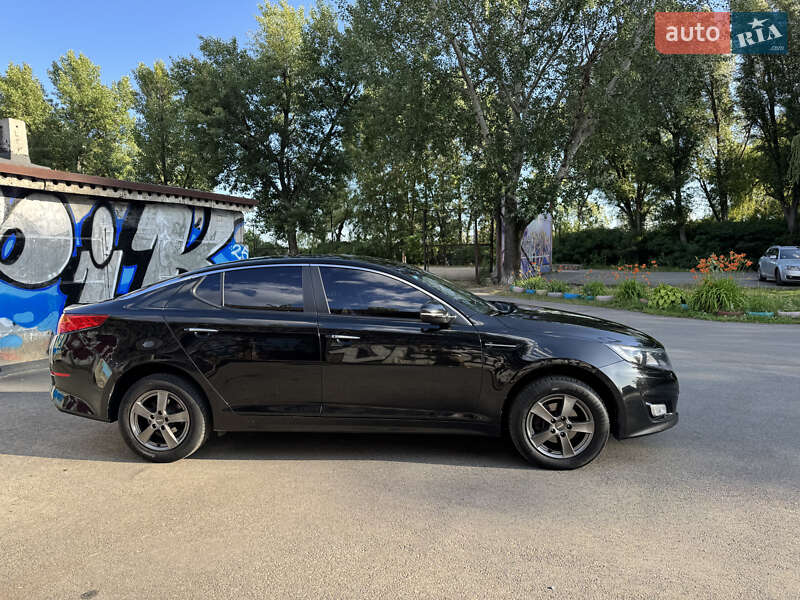Седан Kia K5 2014 в Днепре