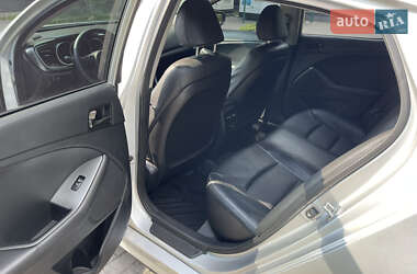 Седан Kia K5 2015 в 