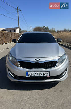 Седан Kia K5 2012 в 