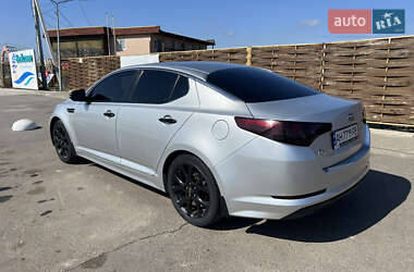 Седан Kia K5 2012 в 