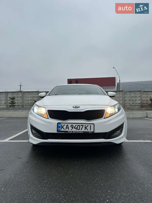 Седан Kia K5 2013 в 