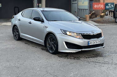 Седан Kia K5 2013 в Валках