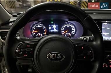 Седан Kia K5 2015 в 