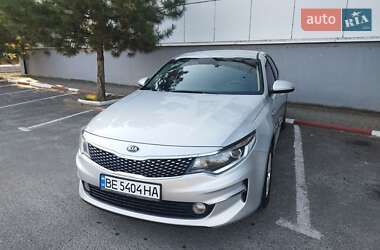 Седан Kia K5 2016 в 