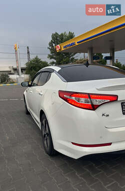 Седан Kia K5 2012 в 