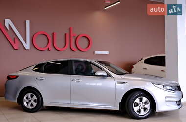 Седан Kia K5 2016 в 