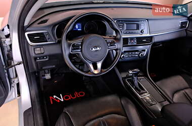 Седан Kia K5 2016 в 